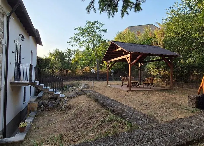 Abruzzo Favolosa Vista Monte Sirente Parco Sirente Velino Villa Castelvecchio Subequo