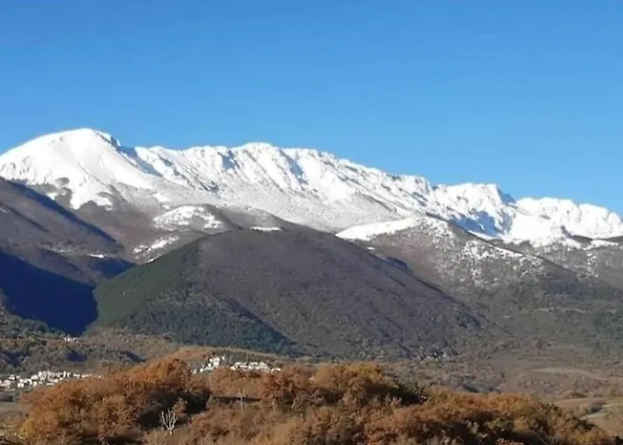 Abruzzo Favolosa Vista Monte Sirente Parco Sirente Velino Villa Castelvecchio Subequo