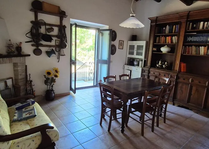 Abruzzo Favolosa Vista Monte Sirente Parco Sirente Velino Villa