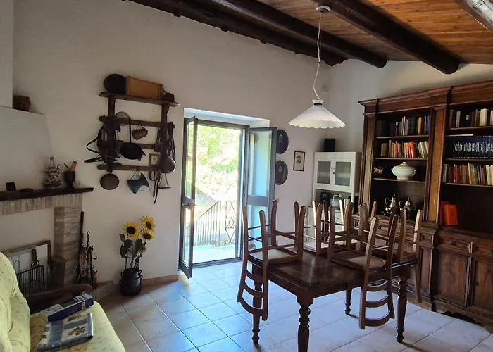 Abruzzo Favolosa Vista Monte Sirente Parco Sirente Velino Villa